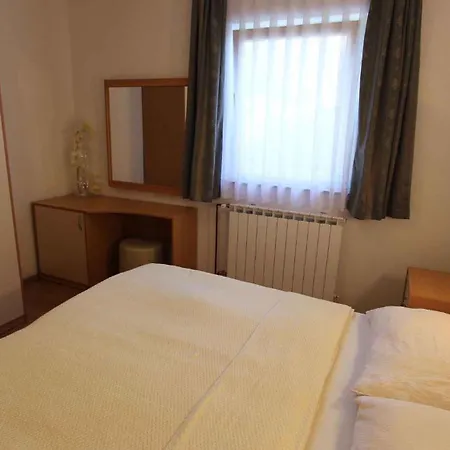 Malinska, Primorje-gorski Kotar 20 Sveti Vid-Miholjice
