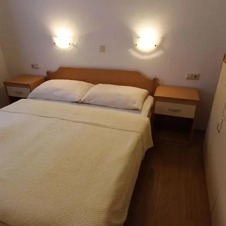 Malinska, Primorje-gorski Kotar 20 Apartment *