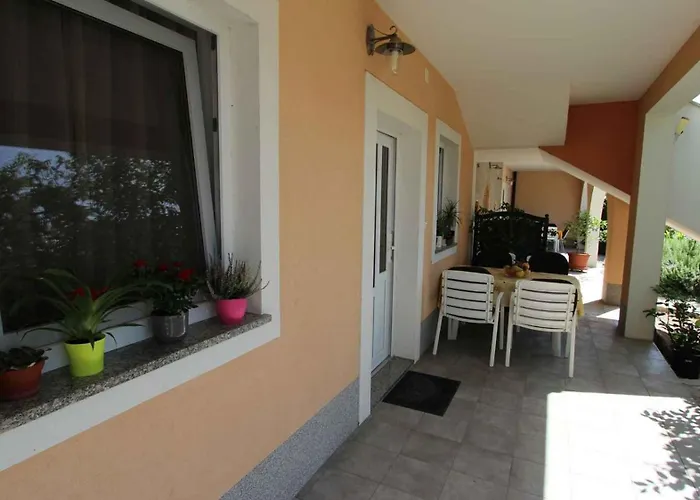 Malinska, Primorje-gorski Kotar 20 *