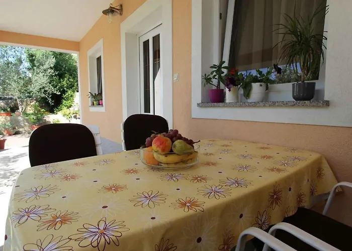 Malinska, Primorje-gorski Kotar 20 * Malinska